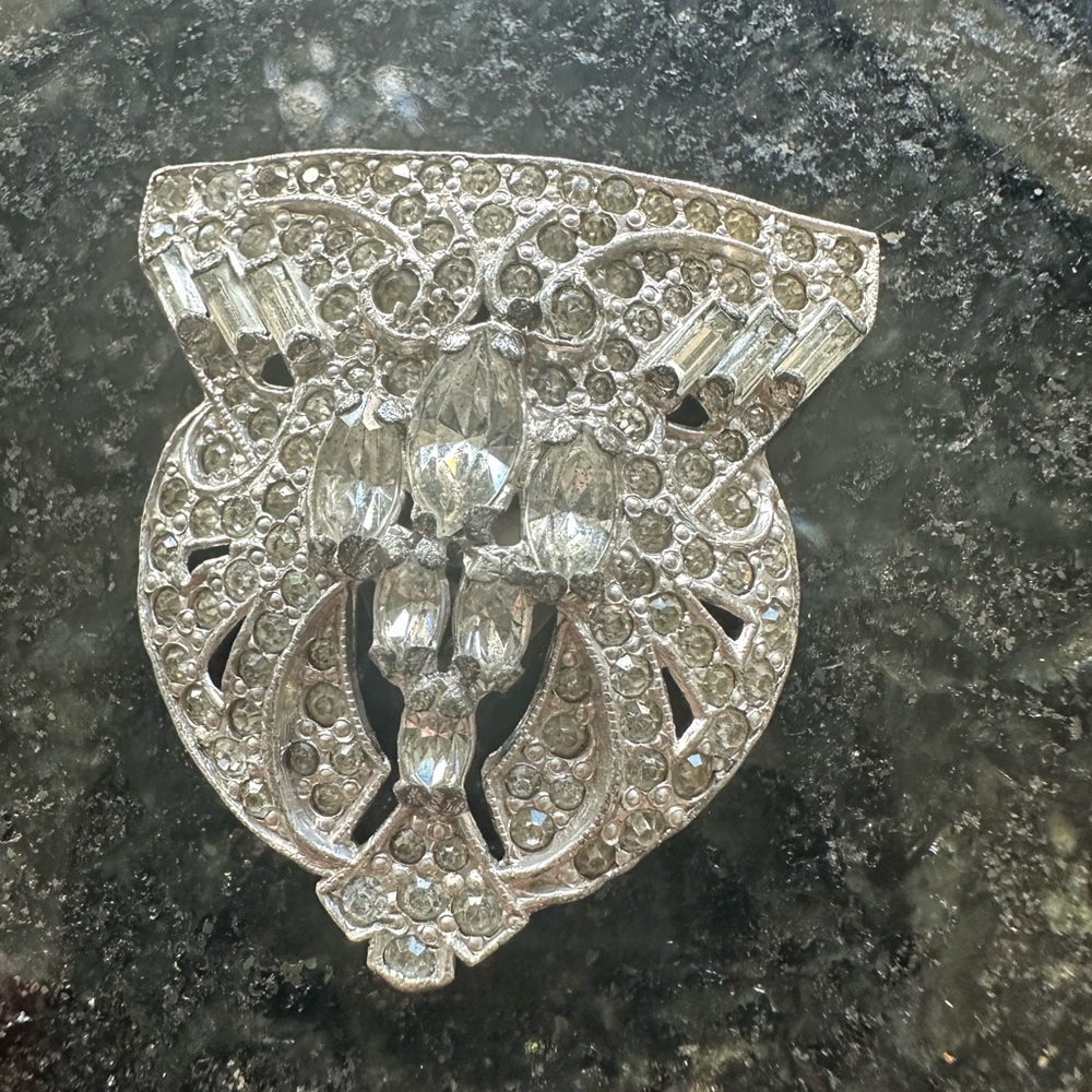 Unique Vintage Silver Rhinestone Clip on Brooch
Hair-scarf-jacket- dress etc